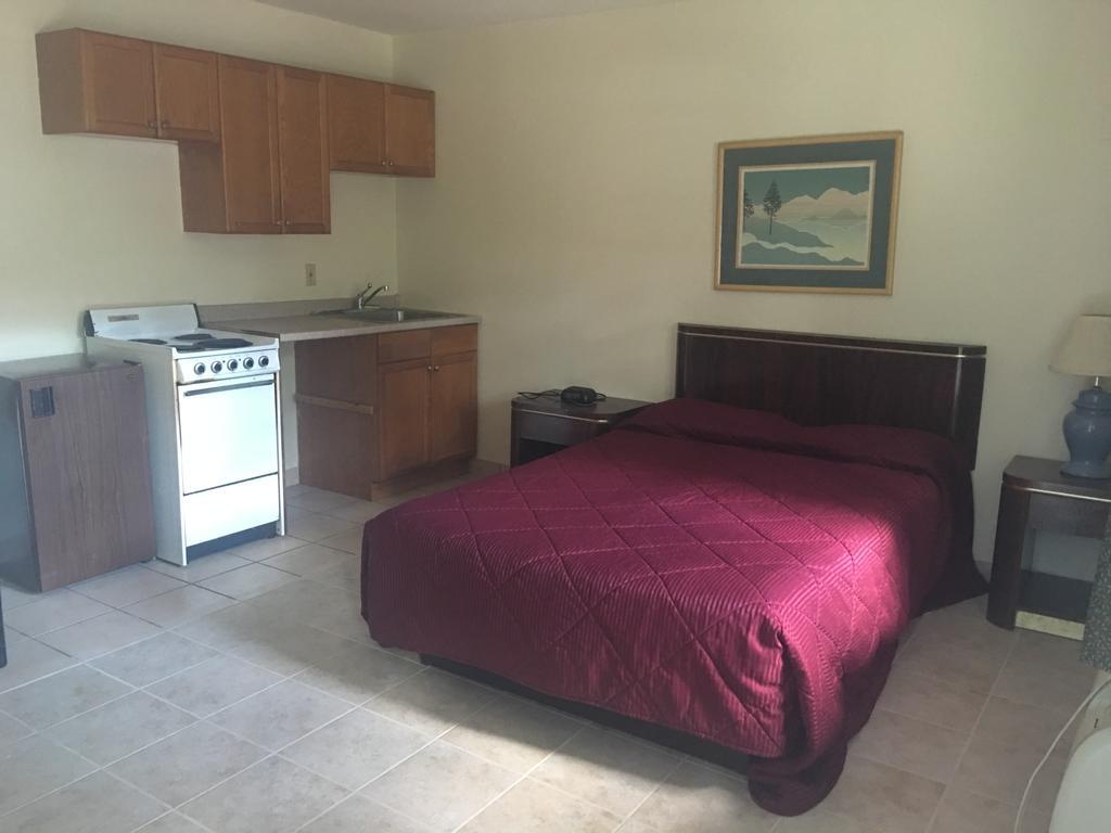 Maple Leaf Motel New Milford Екстериор снимка