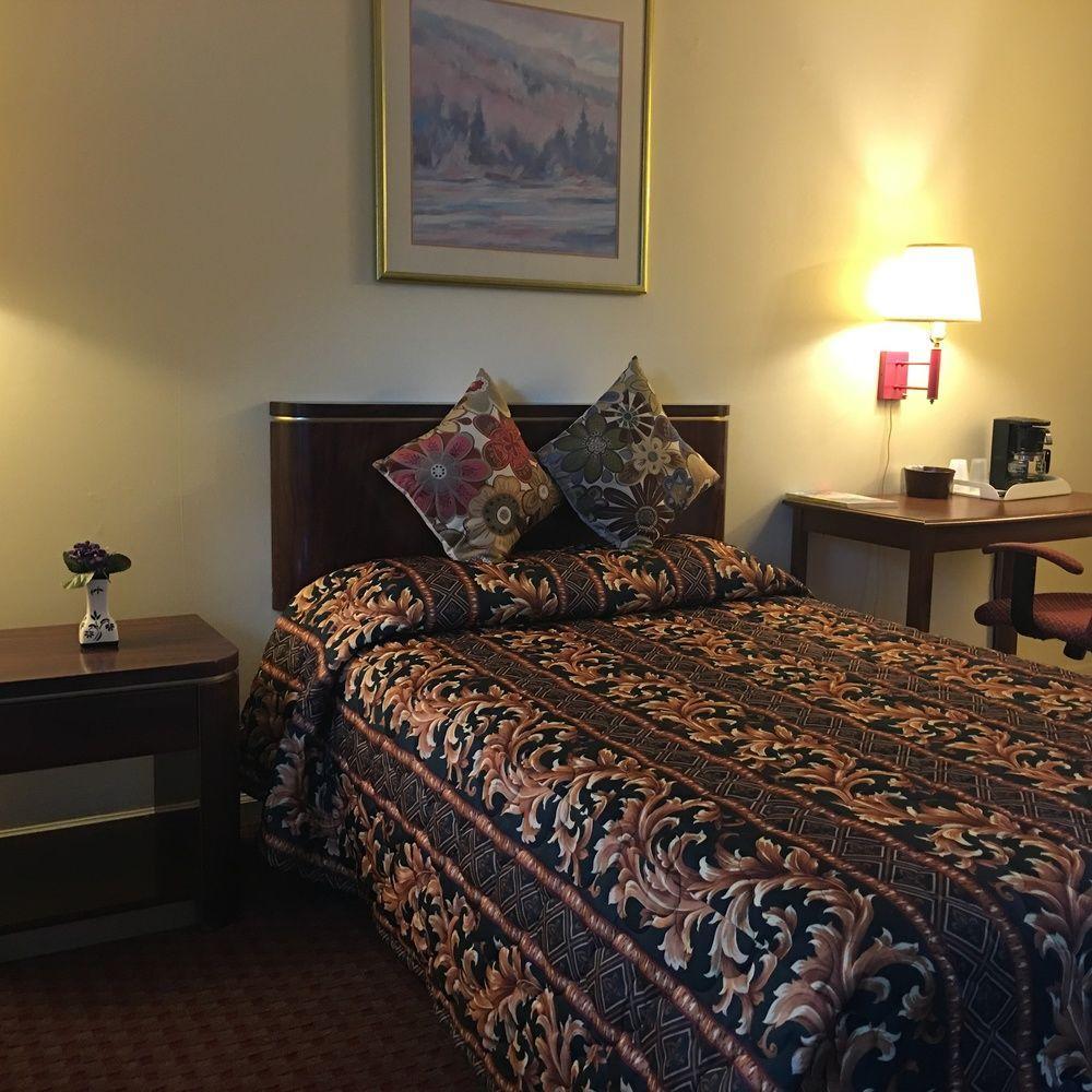 Maple Leaf Motel New Milford Екстериор снимка