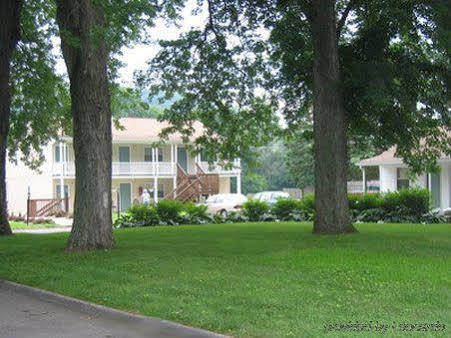 Maple Leaf Motel New Milford Екстериор снимка